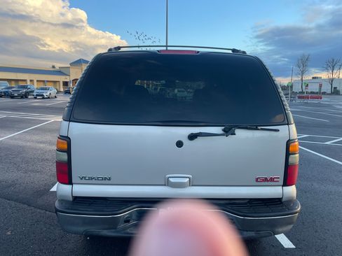 Used 2004 GMC Yukon SLT w/ 1SD Preferred Equipment Group image 5