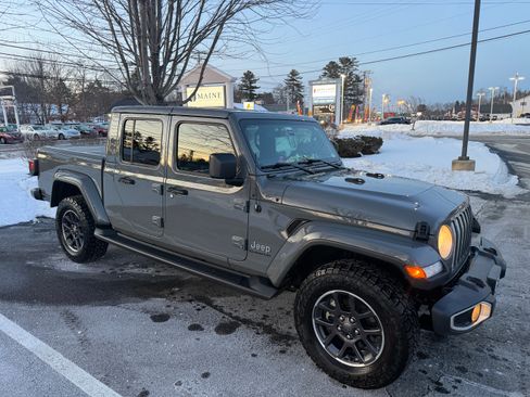 Used 2021 Jeep Gladiator Overland w/ Popular Equipment Package image 2