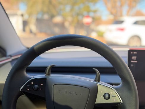 Used 2025 Tesla Model 3 Long Range image 17