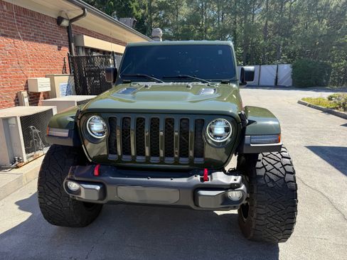 Used 2021 Jeep Gladiator Rubicon AWD/4WD image 2
