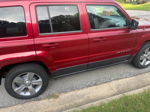 Used 2014 Jeep Patriot High Altitude FWD image 8
