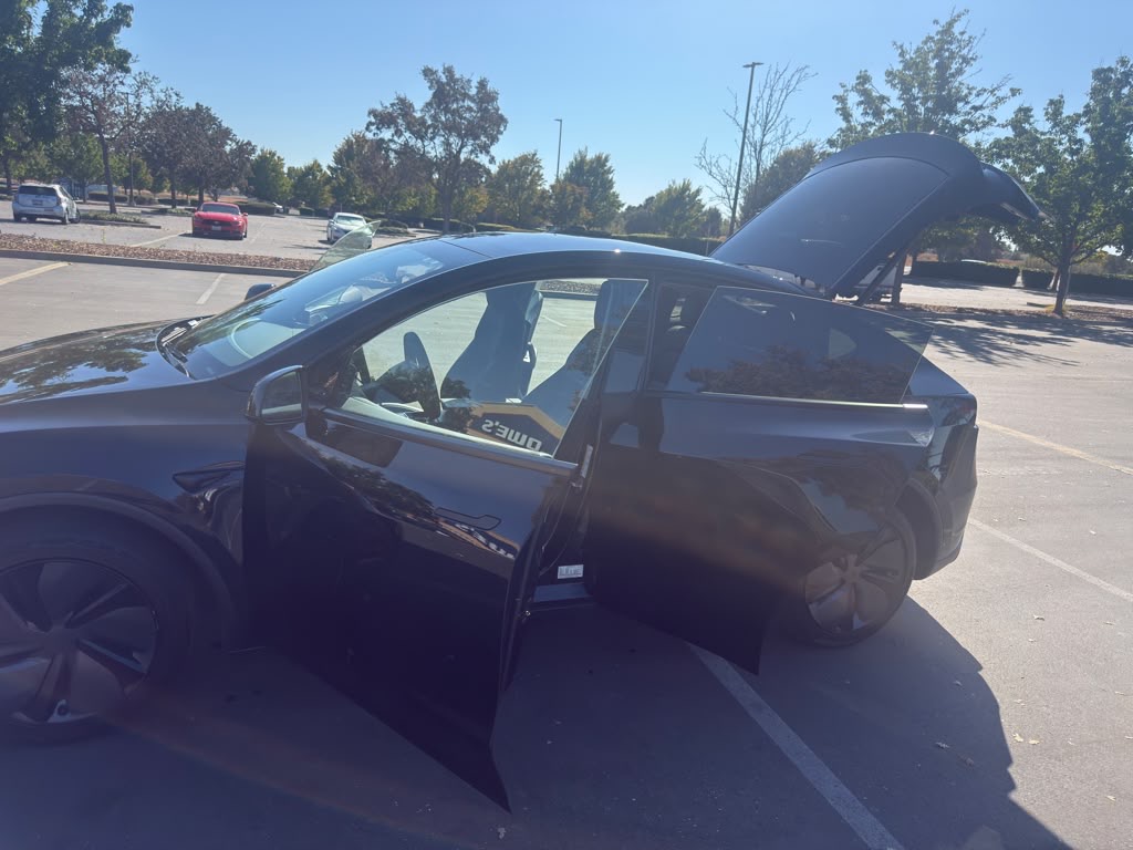 Used 2026 Tesla Model Y Long Range RWD image 17
