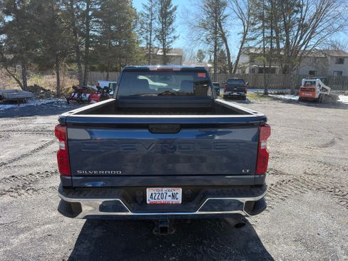 Used 2021 Chevrolet Silverado 2500 LT w/ Convenience Package AWD/4WD image 8