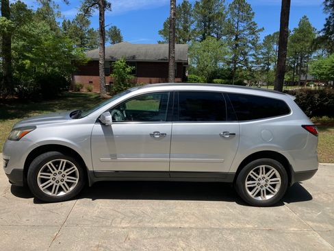 Used 2014 Chevrolet Traverse LT w/ All-Star Edition FWD image 12