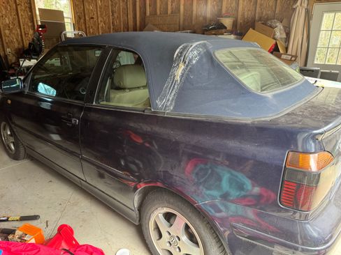 Used 2000 Volkswagen Cabrio GLS FWD image 1