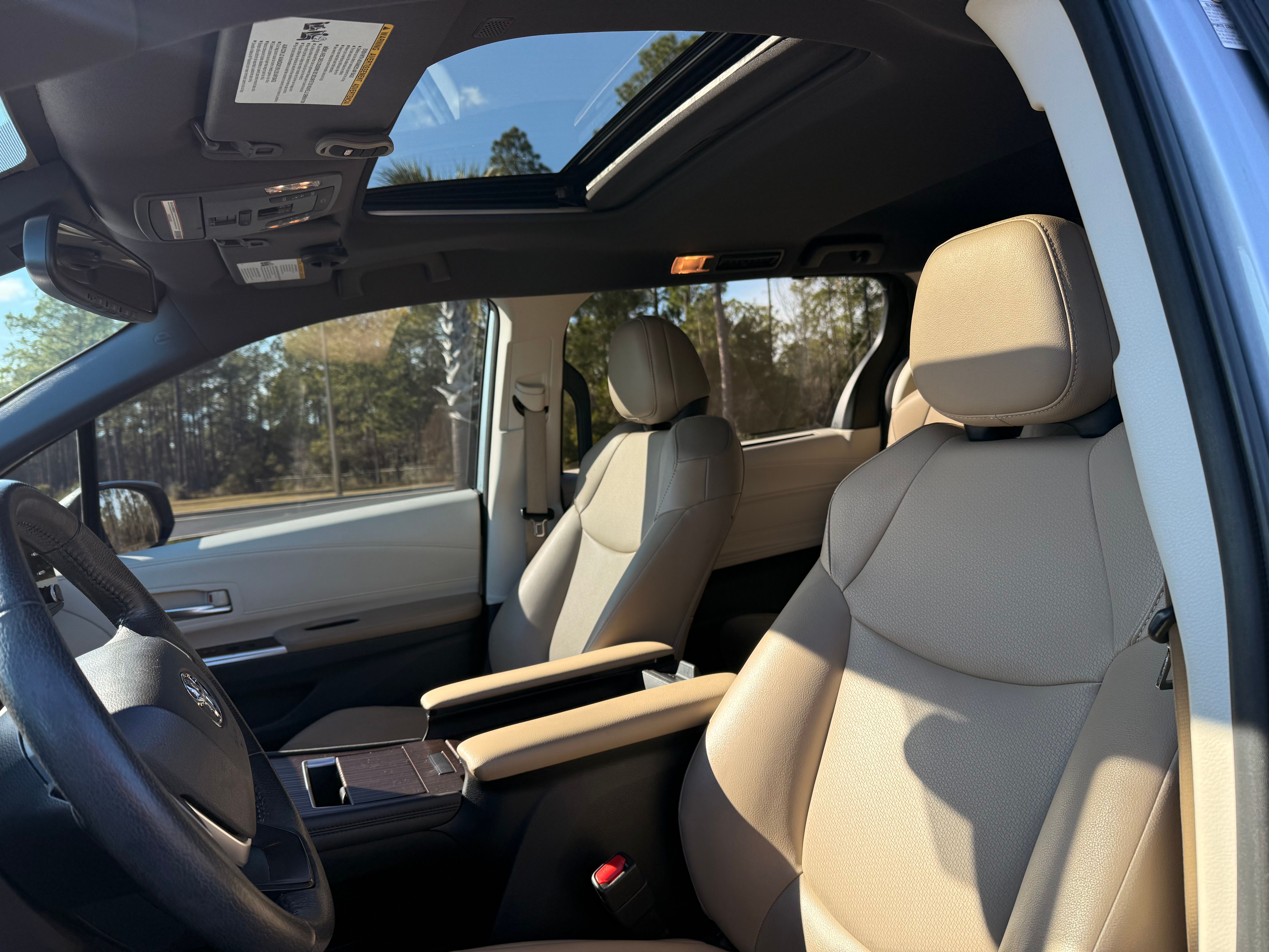 Used 2021 Toyota Sienna XLE w/ XLE Plus Package FWD image 27