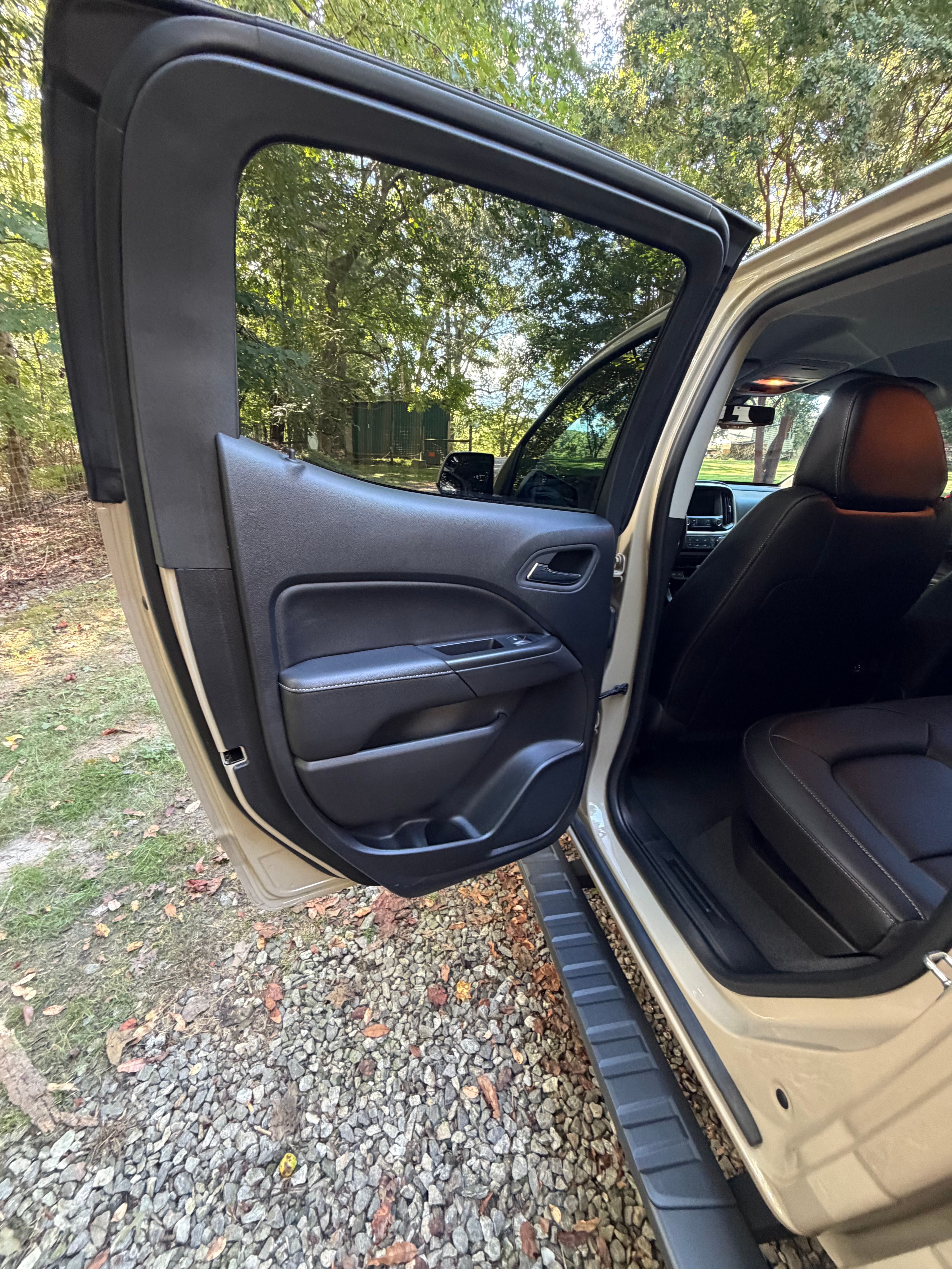 Used 2022 GMC Canyon Elevation w/ Elevation Premium Package AWD/4WD image 13