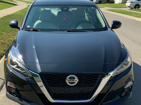 Used 2019 Nissan Altima 2.5 SV image 1