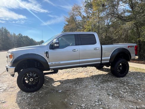 Used 2020 Ford F250 XLT w/ XLT Premium Package image 14