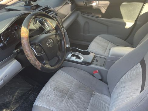 Used 2013 Toyota Camry LE image 8