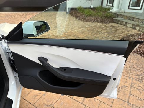Used 2025 Tesla Model 3 Long Range image 13