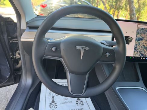 Used 2021 Tesla Model 3 Long Range image 16