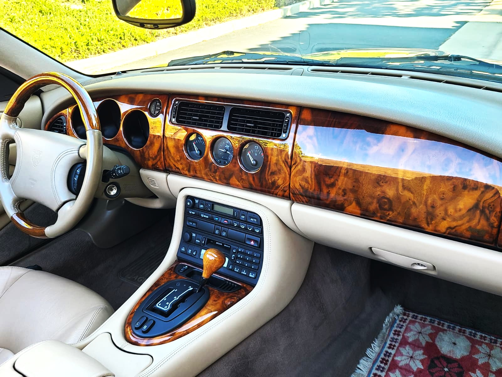 Used 1998 Jaguar XK8 Convertible RWD image 19