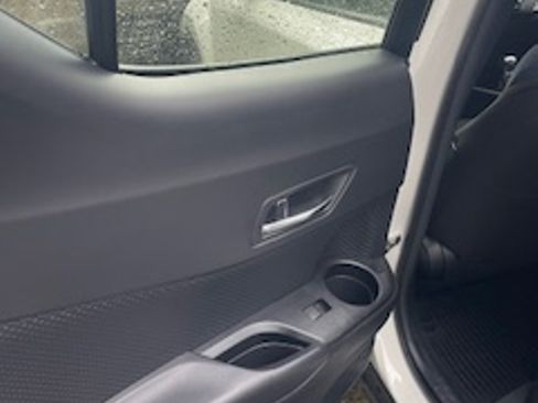 Used 2021 Toyota C-HR XLE image 23