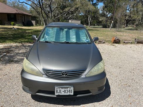 Used 2006 Toyota Camry LE image 1