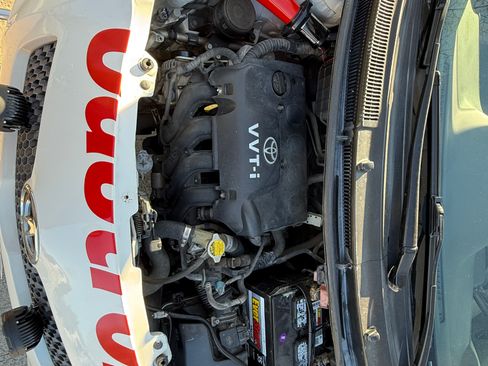 Used 2007 Toyota Yaris 2-Door Hatchback image 11