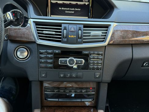 Used 2013 Mercedes-Benz E 350 4MATIC Sedan image 17