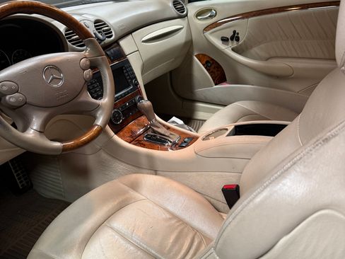 Used 2008 Mercedes-Benz CLK 350 Cabriolet image 4