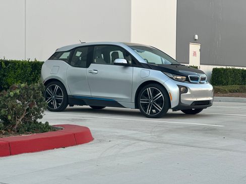 Used 2015 BMW i3 w/ Range Extender image 4