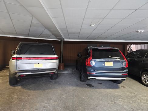 Used 2020 Volvo XC90 T6 Momentum w/ Protection Package Premier image 12