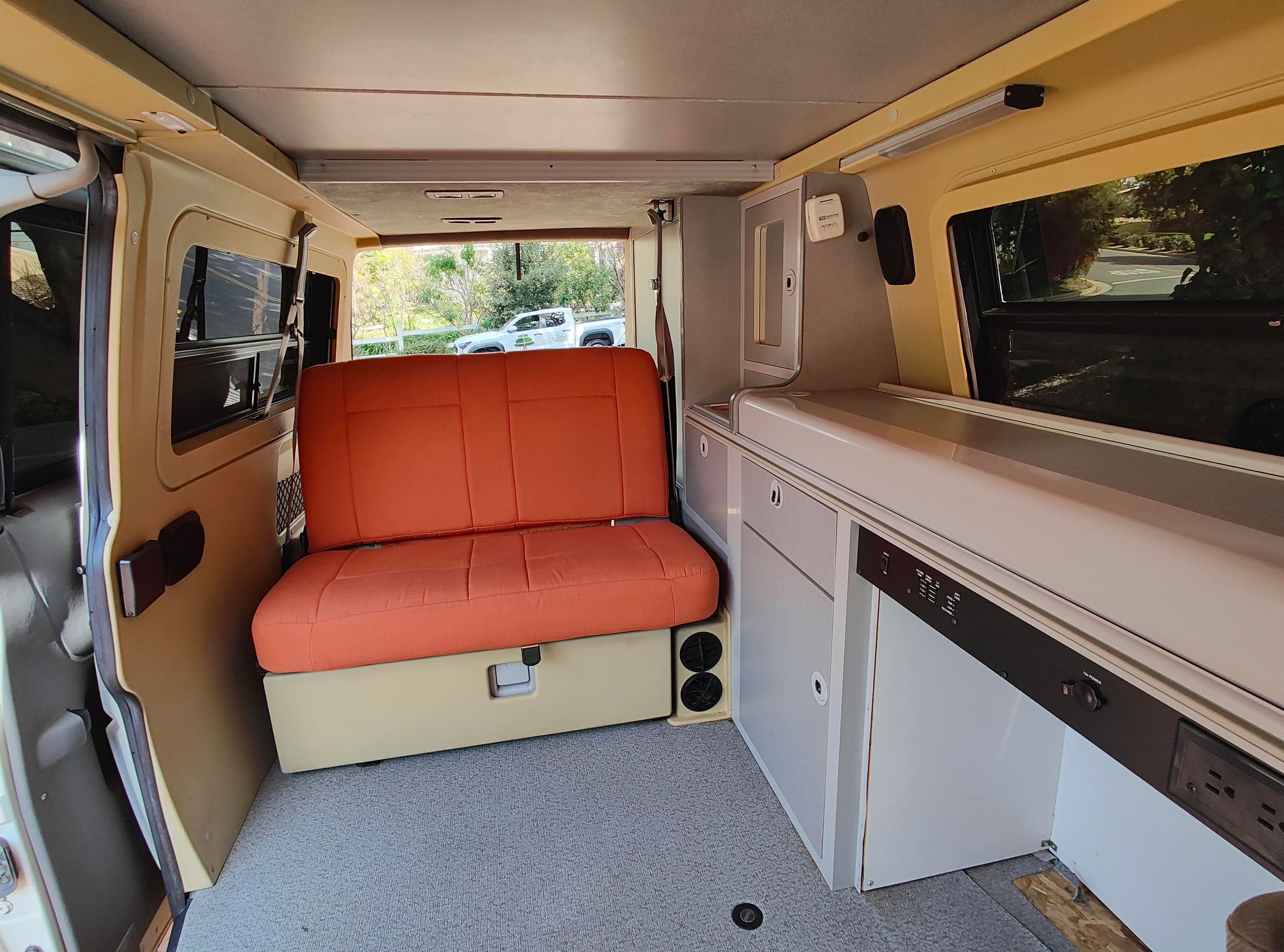 Used 2000 Volkswagen Eurovan Camper FWD image 6
