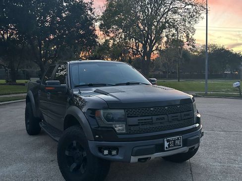 Used 2013 Ford F150 Raptor w/ Luxury Equipment Group AWD/4WD image 2