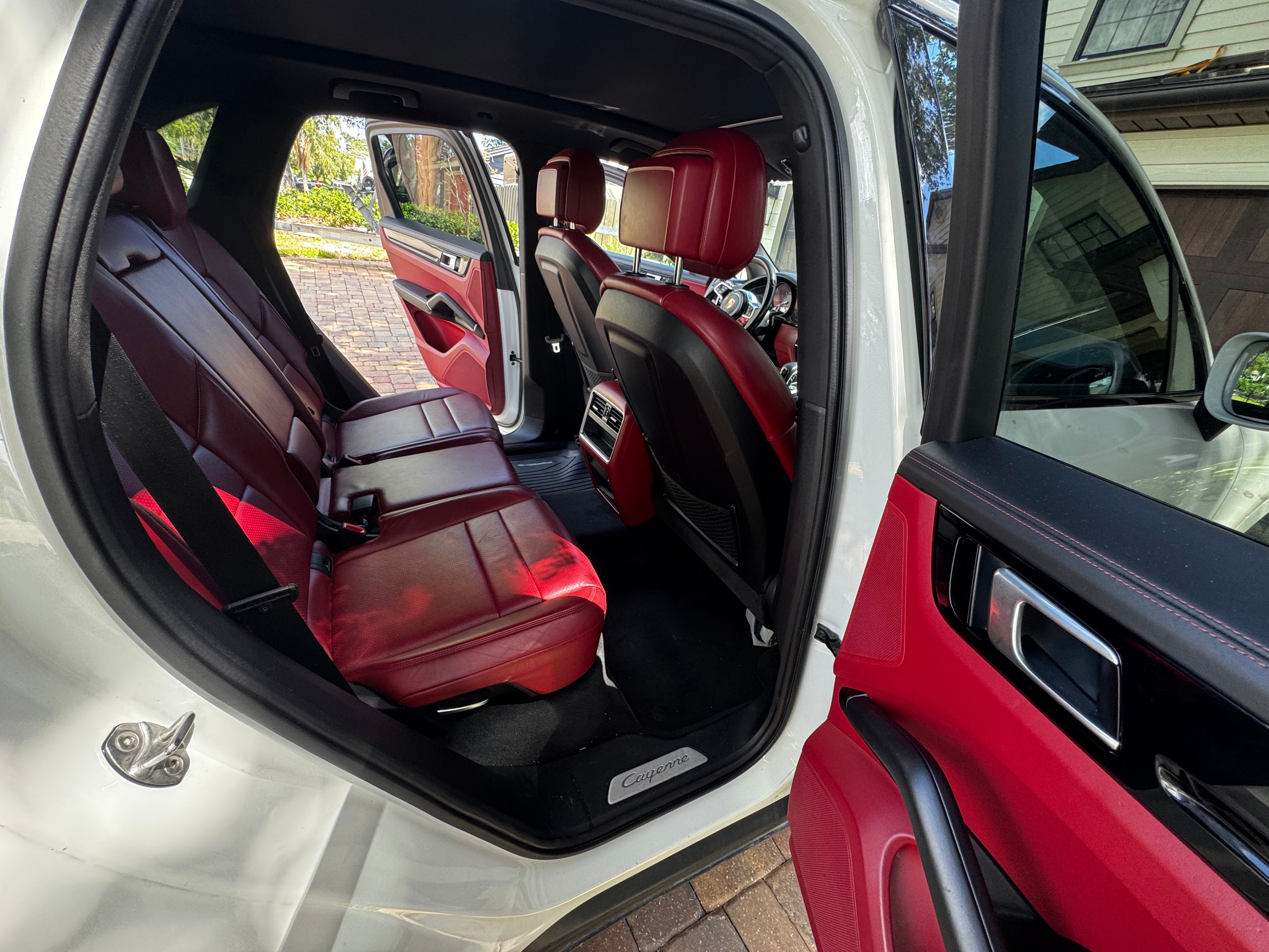 Used 2020 Porsche Cayenne AWD/4WD image 13