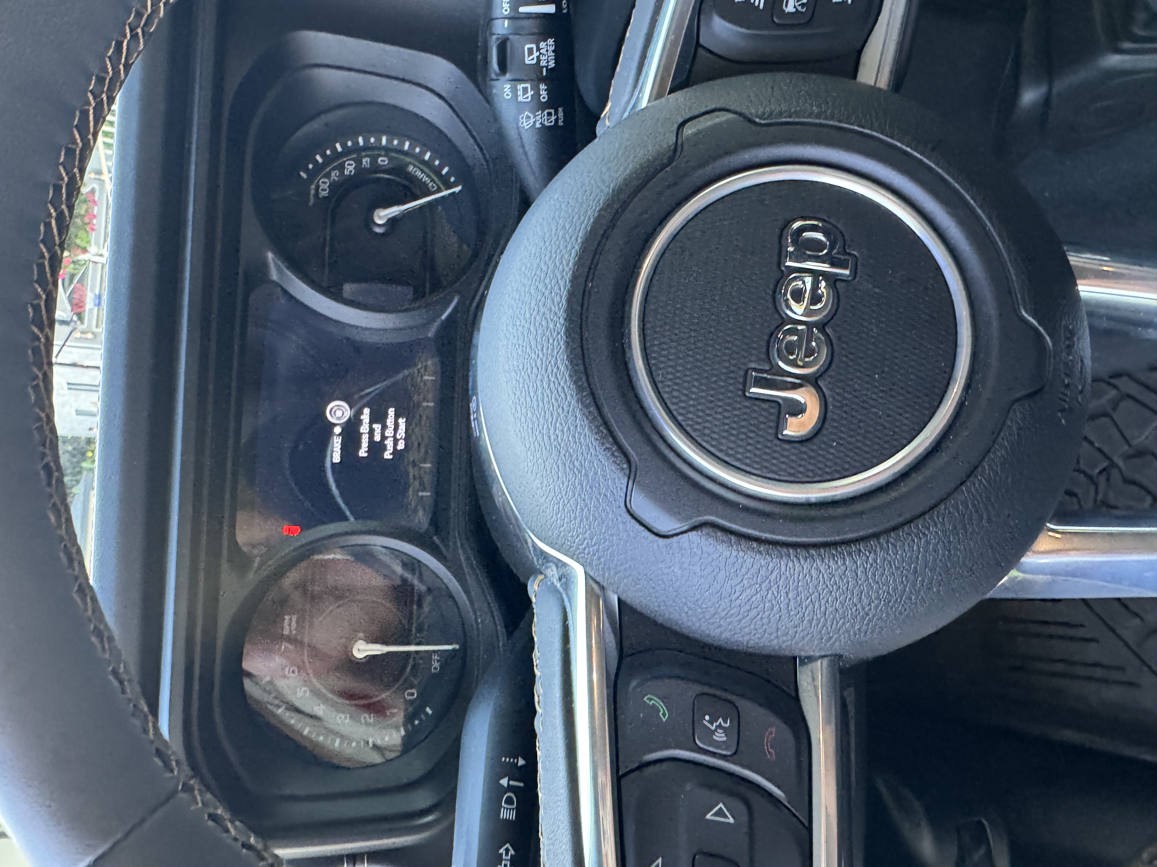 Used 2024 Jeep Wrangler Unlimited Sahara AWD/4WD image 2
