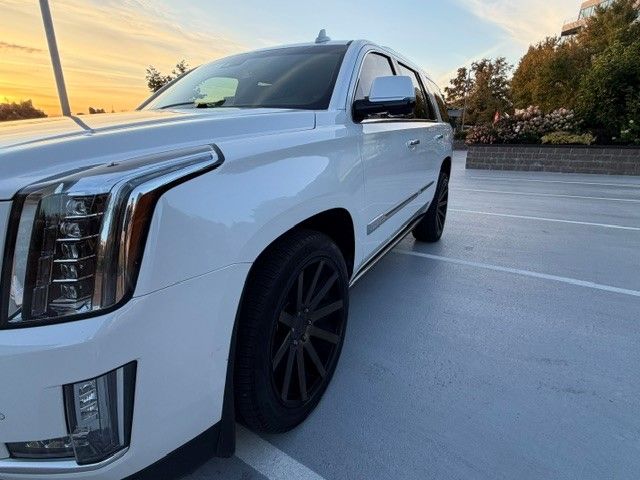 Used 2016 Cadillac Escalade Premium AWD/4WD image 11