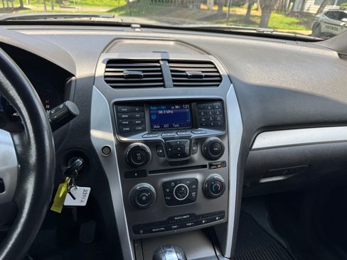 Used 2014 Ford Explorer XLT AWD/4WD image 21
