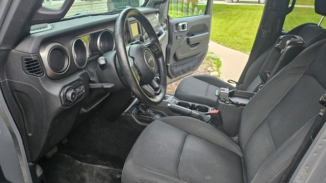 Used 2018 Jeep Wrangler Unlimited Sport S AWD/4WD image 9