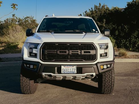 Used 2020 Ford F150 Raptor image 2