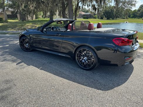 Used 2018 BMW M4 Convertible w/ Competition Package RWD image 12