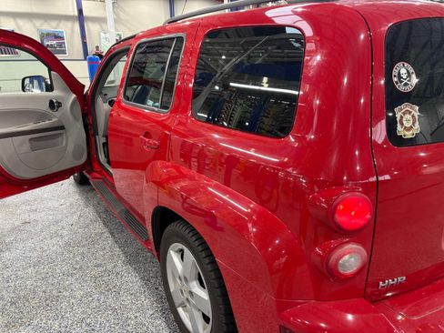 Used 2011 Chevrolet HHR LT image 11