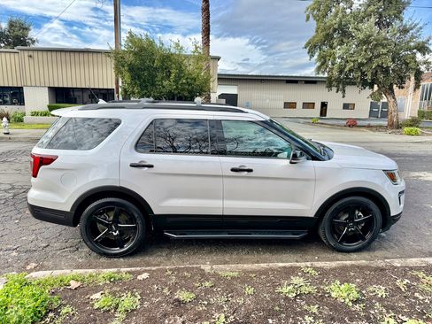 Used 2018 Ford Explorer Sport image 10