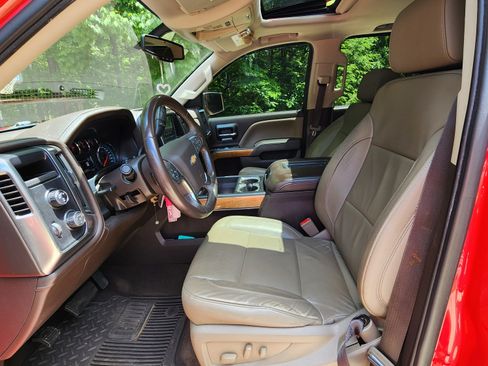 Used 2017 Chevrolet Silverado 1500 LTZ w/ Sport Package AWD/4WD image 8