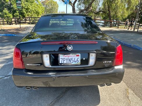 Used 2002 Cadillac De Ville DTS w/ Premium Equipment Pkg image 6