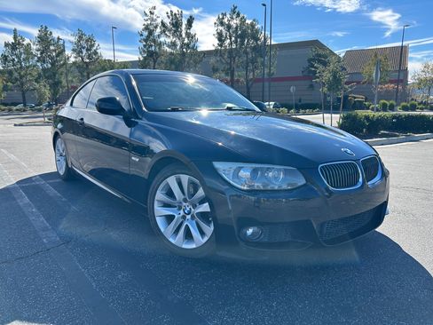 Used 2011 BMW 328i Coupe image 1