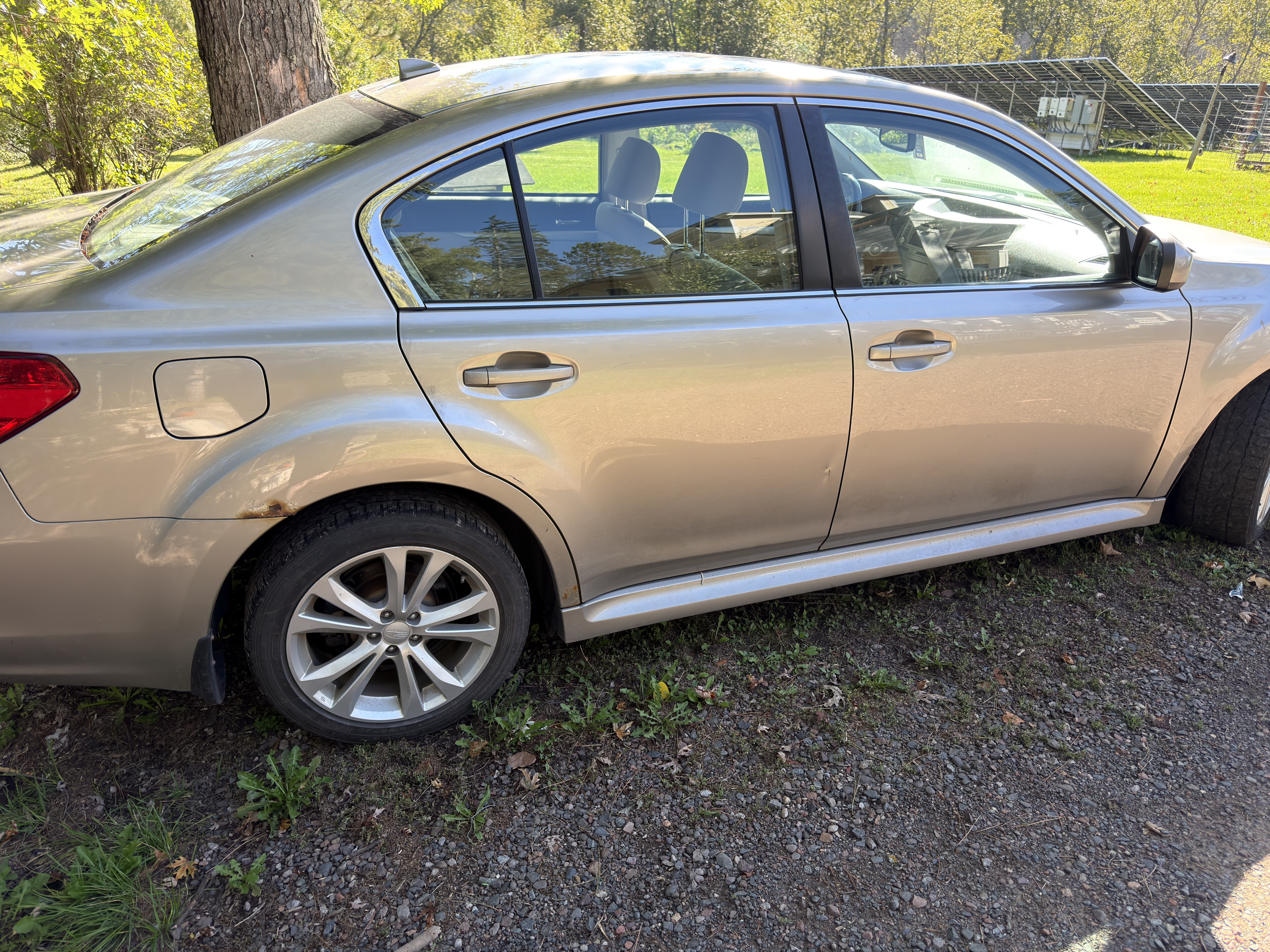 Used 2014 Subaru Legacy 2.5i Premium AWD/4WD image 5