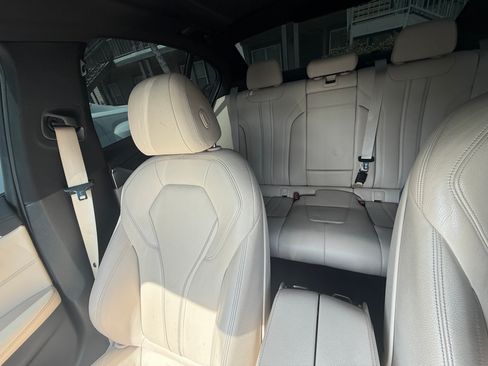 Used 2020 BMW 540i w/ M Sport Package image 9