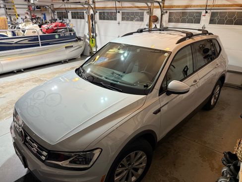 Used 2018 Volkswagen Tiguan S image 6