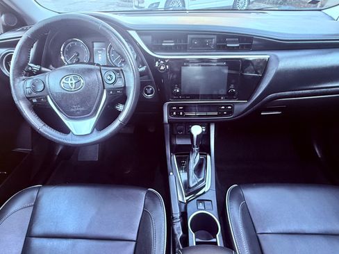 Used 2018 Toyota Corolla XLE image 17