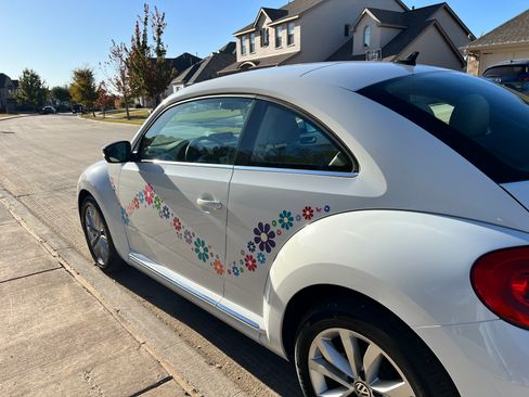 Used 2014 Volkswagen Beetle TDI image 6