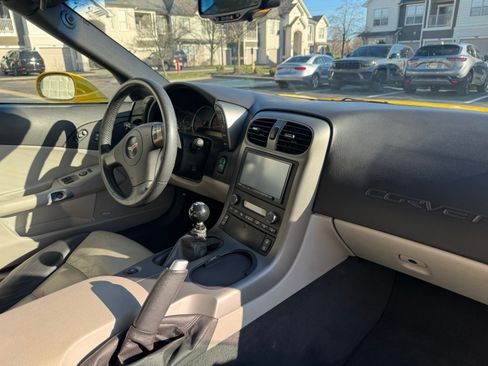 Used 2007 Chevrolet Corvette Coupe w/ Preferred Equipment Group image 16