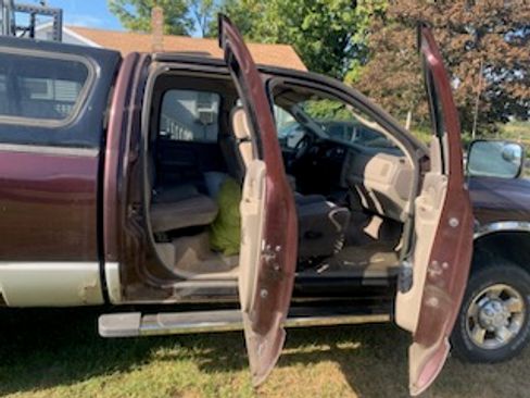 Used 2005 Dodge Ram 2500 Truck SLT image 6
