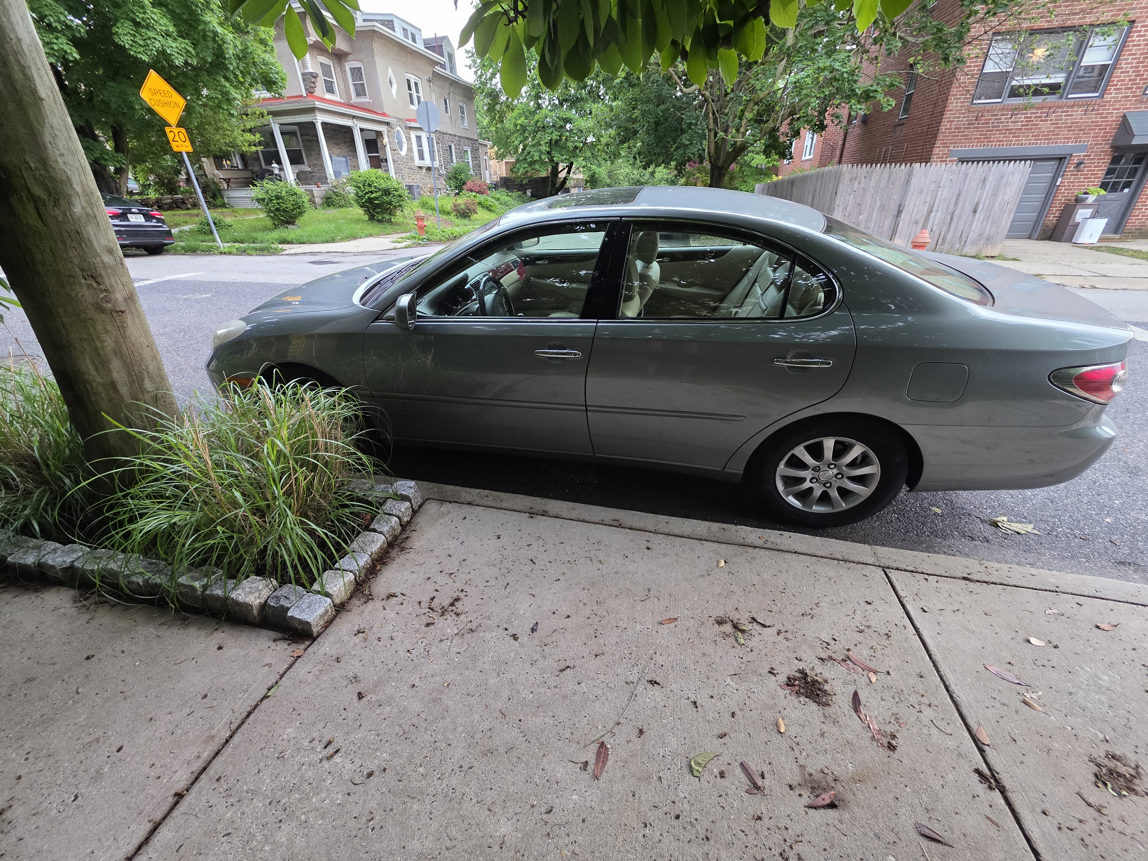 Used 2003 Lexus ES 330 FWD image 1