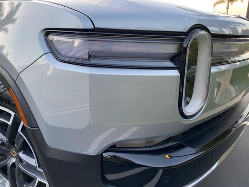 Used 2026 Rivian R1S Adventure image 11