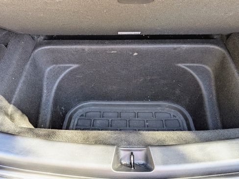 Used 2022 Tesla Model Y Long Range image 20