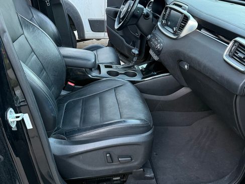 Used 2017 Kia Sorento SX image 15