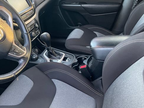 Used 2014 Jeep Cherokee Latitude w/ Comfort/Convenience Group image 4